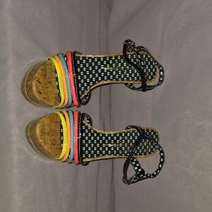 Jessica Simpson Black and Yellow Sandals Vibrant Design